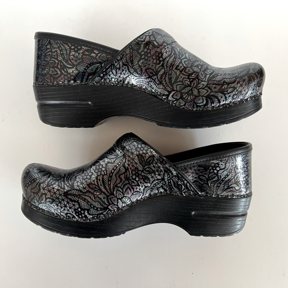 Dansko Women's Professional Clogs Henna Floral Patent Leather, sz 38 - Picture 8 of 10